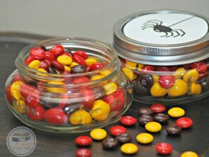 Mason Jar filled with Halloween chocolate and spider printable